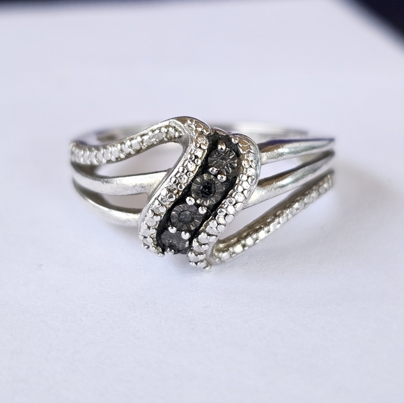 Genuine Kay Jewelers Black & White Diamond Ring. 💎 Size 6.5! - Picture 10 of 11
